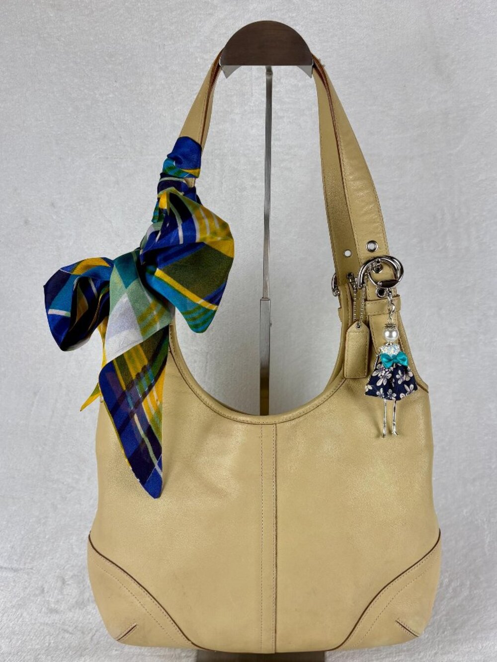 Vintage Coach Y2K Soho Cream Slim Leather Hobo Bag with Scarf and Charm (#9249)